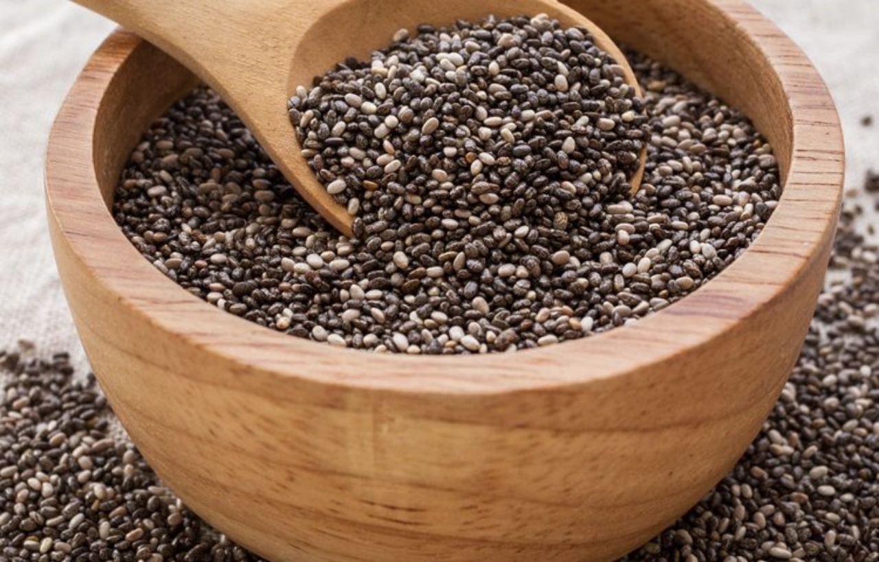 Descubriendo la Magia de la Chía: 20 Beneficios y una Receta de Jugo Nutritivo