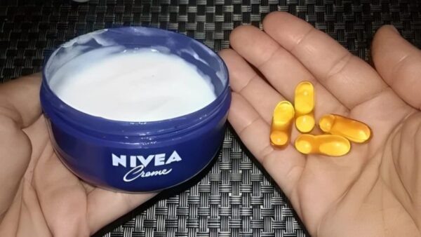 Crema casera antiarrugas y blanqueadora con Nivea, vitamina E y maicena