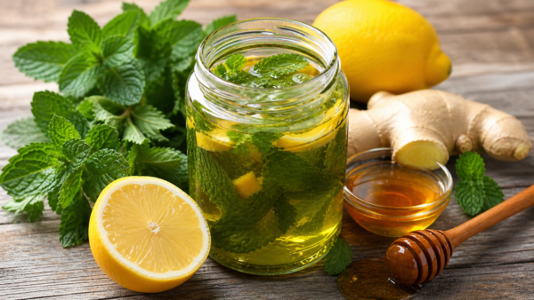 Jarabe natural de menta con limón: receta, beneficios y modo de uso