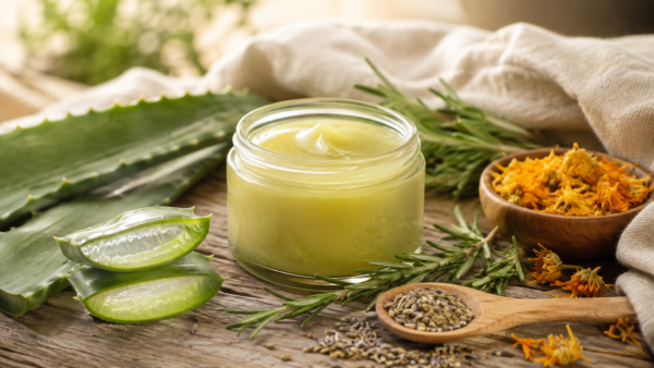 Pomada casera natural para músculos y articulaciones: receta y beneficios